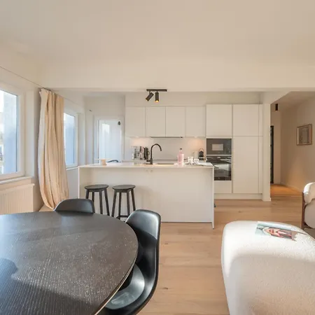 Bright Modern With Balcony Apartment Ostend
