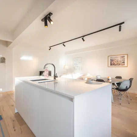 Bright Modern With Balcony Ostende